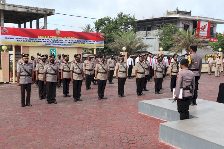 Sejumlah Kasat Dan Kapolsek di Serahterimakan