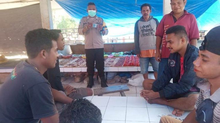 Sambangi Warga, Bhabinkamtibmas Sosialisasi Aplikasi Dumas Presisi