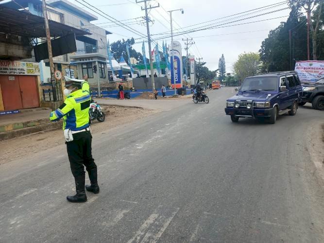 Jamin Kamseltibcarlantas Pada Pagi Hari, Personil Sat Lantas Rutin Gatur Lantas Pagi