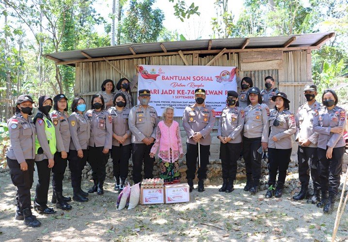 Peduli Kasih, Jelang Hari Jadi Polwan Polri, Polwan Polres TTS Gelar Baksos