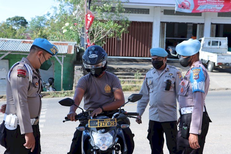 Tinkatkan Disiplin Dalam Berkendara, Seksi Propam Polres TTS Razia Kelengkapan Ranmor Personil Polres TTS