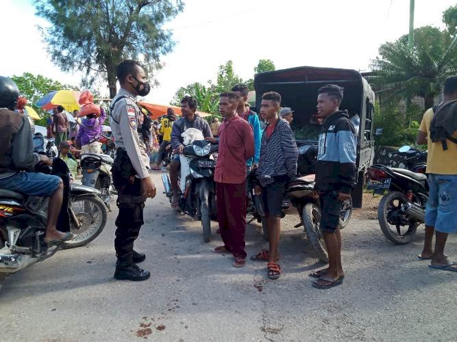 Jamin Rasa Aman, Bhbainkamtibmas Patroli Sambang Di Pasar