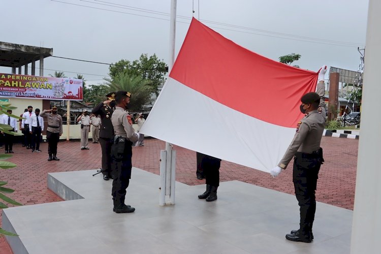 Peringati Hari Pahlawan, Polres TTS Melaksanakan Upacara Peringatan