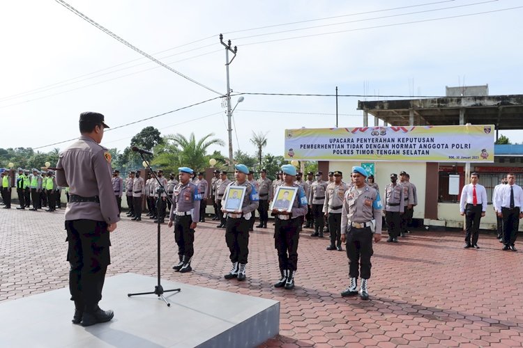 2 anggota Polres TTS di PTDH