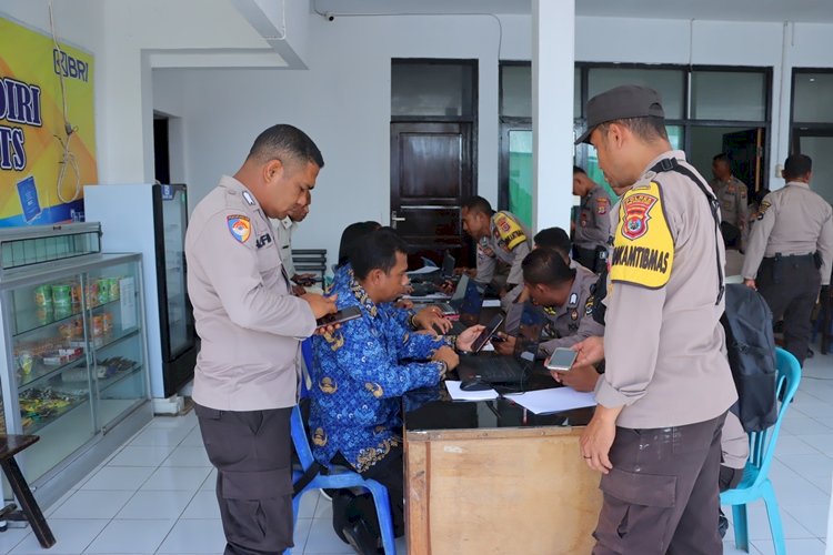 Bentuk Kerja sama, Dukcapil Pemda TTS Datangi Polres TTS Layani IKD