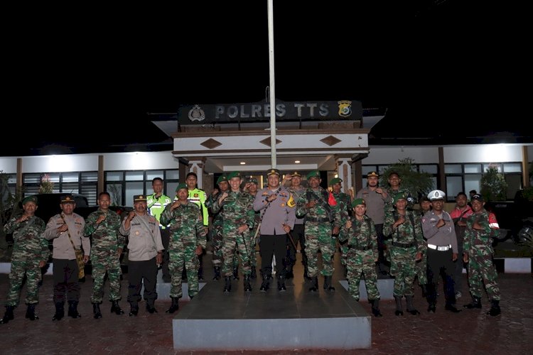 Jamin  kamtibmas Aman Kondusif Jelang Perayaan  Idul Fitri 1444 H, Bersinergi, Kapolres TTS dan Dandim 1621/TTS Pimpin Langsung Patroli Malam