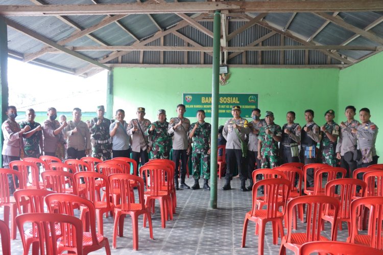 Bentuk Sinergitas, Dalam Rangka Peringati HUT ke 66 Kodam Udayana, Polres TTS Ikut Bakti Sosial Di Kodim 1621/TTS