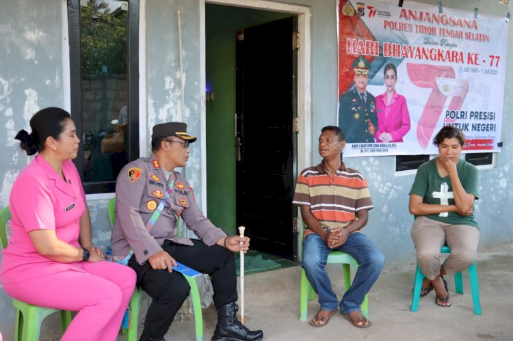 Beri semangat dan motivasi, Kapolres TTS Kunjungi Anggota Polres TTS Yang Sakit Menahun