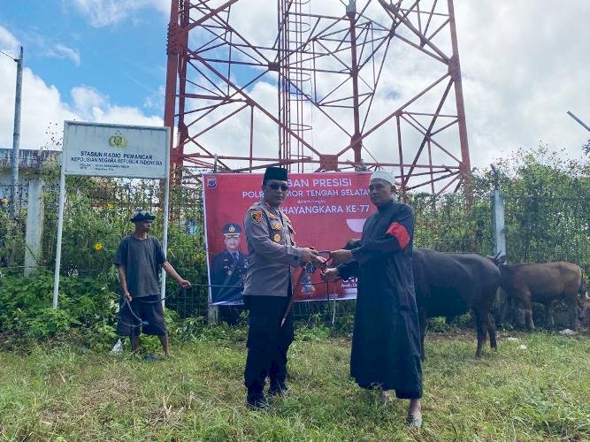 Hari Raya Idul Adha, Kapolres TTS Serahkan 17 Ekor Hewan Kurban Ke Masjid Al Razit Polres TTS