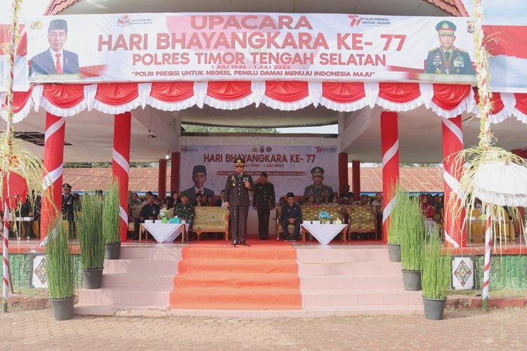 Puncak Peringatan Hari Bhayangkara Ke-77 Tahun 2023, Polres TTS Gelar Upacara Peringatan Di Lapangan Pemda TTS Di Pimpin Langsung Kapolres TTS
