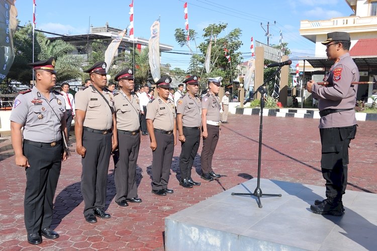 Kapolres TTS Pimpin Upacara Kenaikan Pangkat Perwira dan Bintara Polri Polres TTS Periode 1 Juli 2023