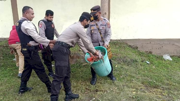 Peduli Lingkungan Yang ASRI, Polres TTS dan Jajaran Bersihkan Sampah