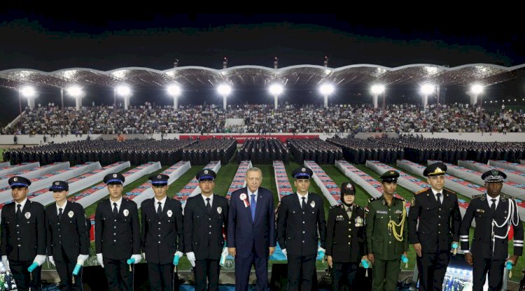 Bikin Bangga, 3 Anggota Polri Diwisuda Langsung Presiden Erdogan Usai Ikuti Pendidikan 2 Tahun di Turki