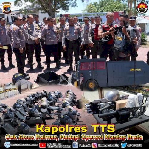 Hadapi Operasi Mantap Brata Dalam Rangka Pengamanan Pemilu 2024, Kapolres TTS cek Alsus dan Almatsus Dalmas POlres TTS
