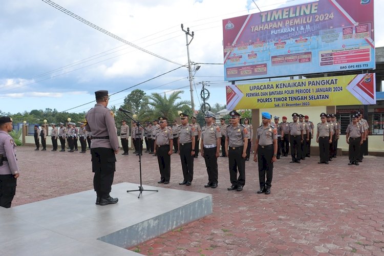 Perwira dan Bintara  Polres TTS Mendapatkan Kenaikan Pangkat