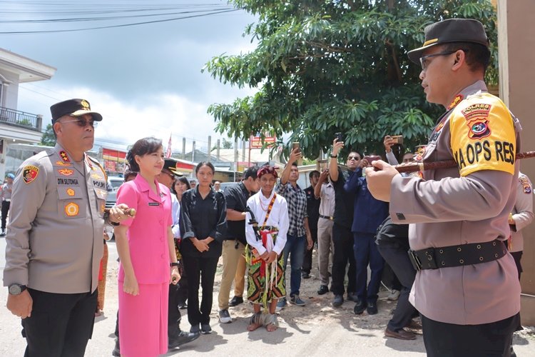 Kunker Ke Polres TTS  , Kapolda NTT Disambut Langsung Oleh kapolres TTS