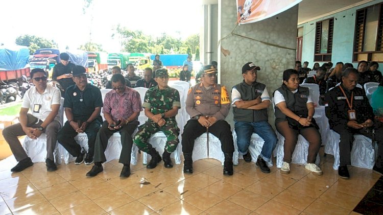 Kapolres TTS, Forkopimda Serta KPU Kab TTS Lepas Tim Distribusi Logistik Ke 11 Kecamatan