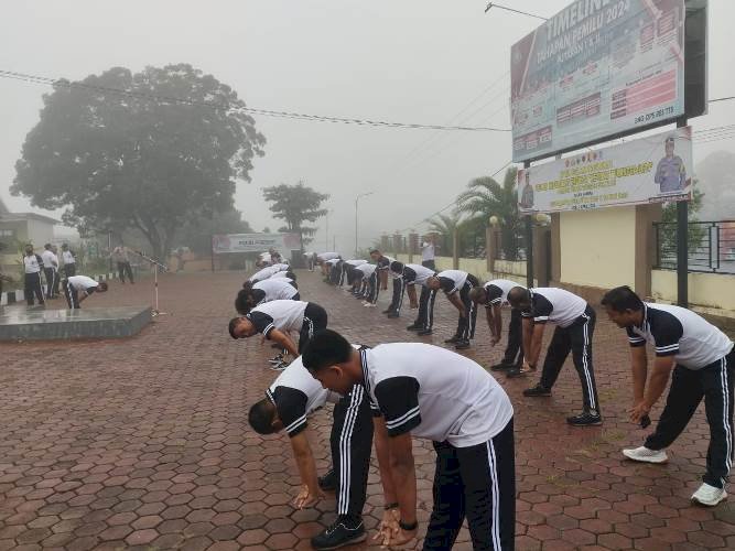 Jaga Tubuh Tetap Sehat, Personil Polres TTS Melaksanakan Olahraga dan Kurvey