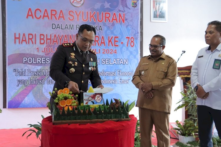 Syukuran hari Bhayangkarake-78 Tahun 2024, Polres TTS Tandai Dengan Pemotongan Tumpeng