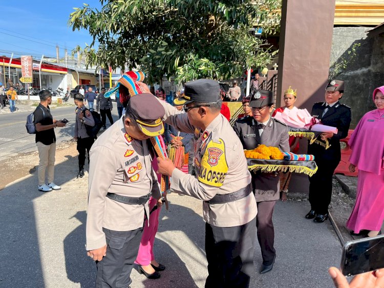 Polres TTS Laksanakan Tradisi Sambut Pejabat Baru Kapolres TTS