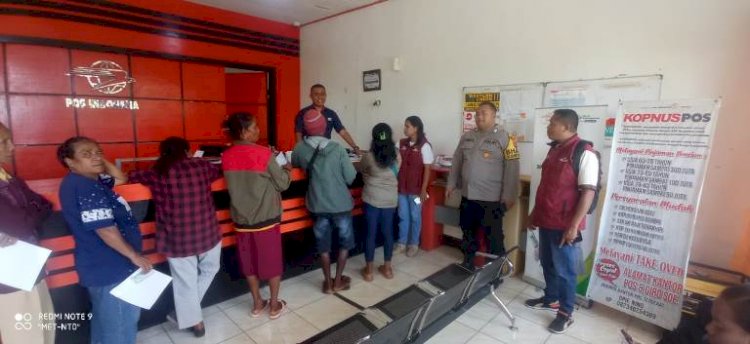 Bhabinkamtibmas Monitoring dan Pengamanan Penyaluran Bansos PKH