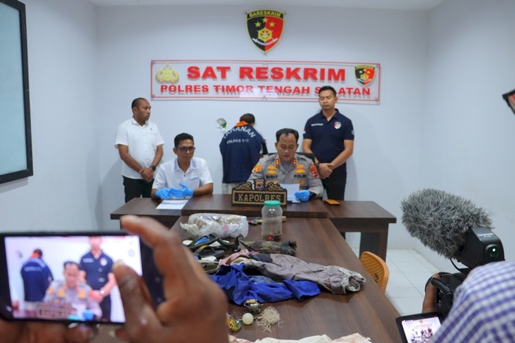 Kapolres TTS Pimpin Press Release Kasus pembunuhan Ayah Terhadap Dua Orang Anak Kandung