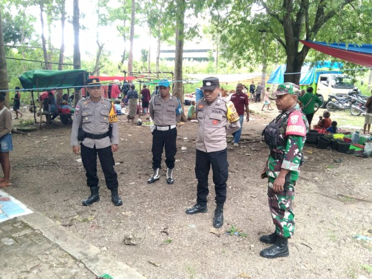 Cegah Penyakit Masyarakat, Kapolsek Batu Putih Pipin Patroli Ke Pasar Mingguan Kecamatan Batu Putih