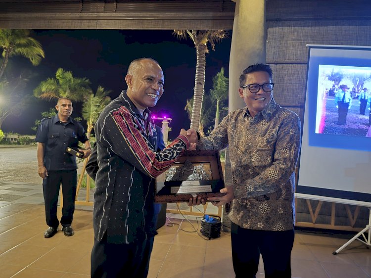 Kapolri Menerima Penghargaan Tingkat Insignia dalam Ordo Timor-Leste dari Presiden Timor-Leste
