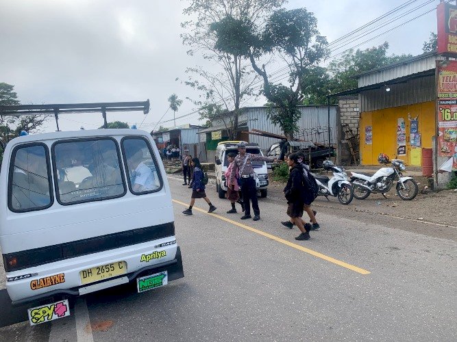 Beri Pelayanan, Sat Lantas Polres TTS Rutin Gatur Pagi Demi Kamseltibcarlantas