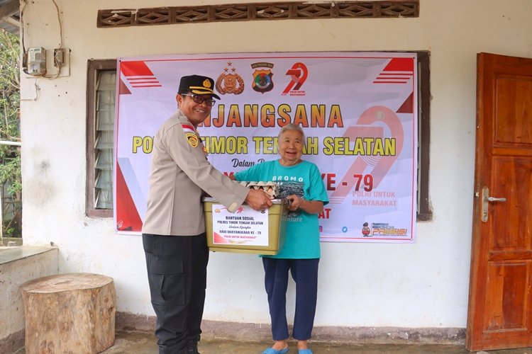 Anjangsana Ke Masyarakat Jajaran Polres TTS Salurkan 135 Paket Bingkisan Kasih Wujud Peringati Hari Bhayangkara Ke 79