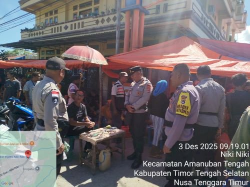 Pastikan Keamanan Pasar,  kapolsek Amanuban Tengah Turun Langsung Patroli Sambang dan Beri Imbauan Kamtibmas