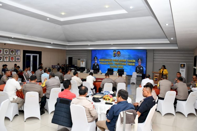 Pidato Mahasiswi Undana Warnai Konferensi Pers Akhir Tahun Polda NTT: Keterbukaan Informasi sebagai Cahaya Demokrasi