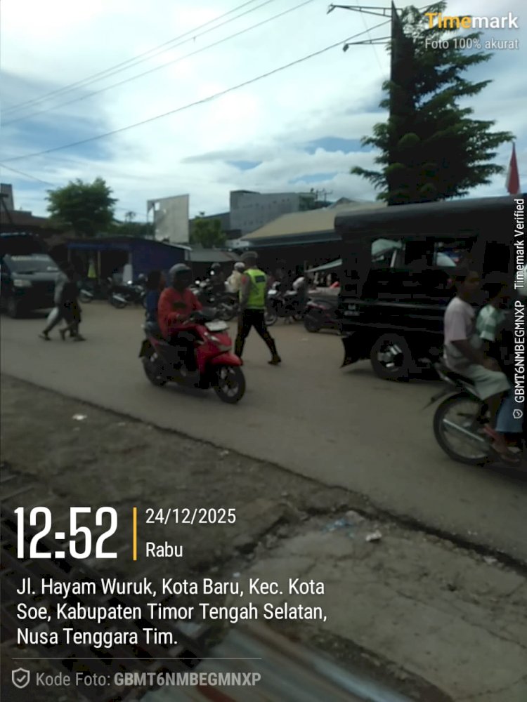 Sat Lantas Polres TTS Turun Atur Lalin, Upaya Atasi Kemacetan di Pasar Inpres Soe