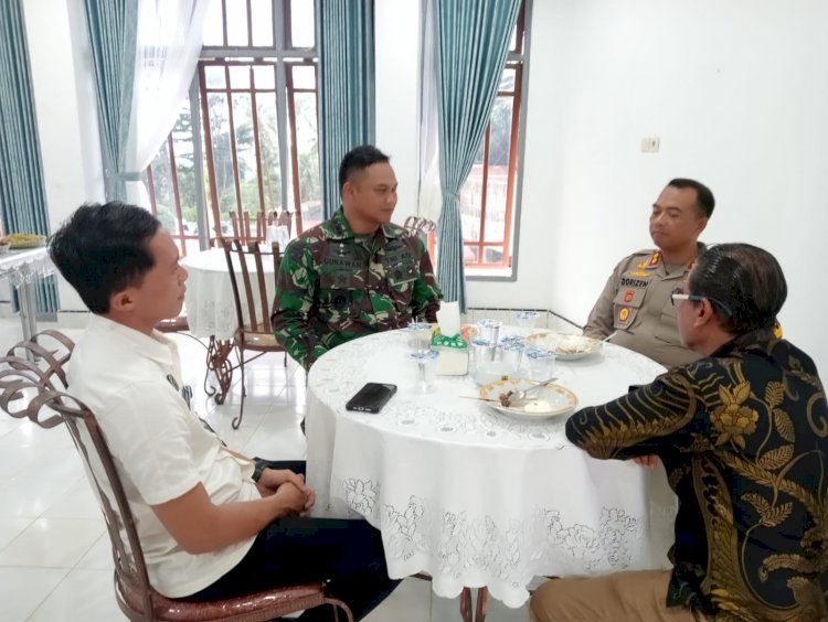 Kapolres TTS dan Dandim TTS Perkuat Silaturahmi dengan Wakil Bupati TTS pada Momen Natal