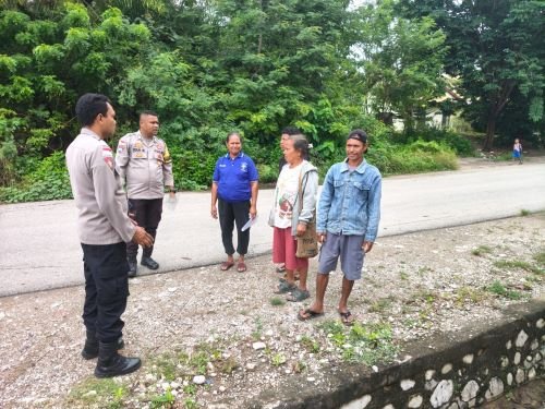 Perkuat Kamtibmas, Personel Polsek Amanuban Selatan Gelar Patroli Dialogis di Desa Pollo