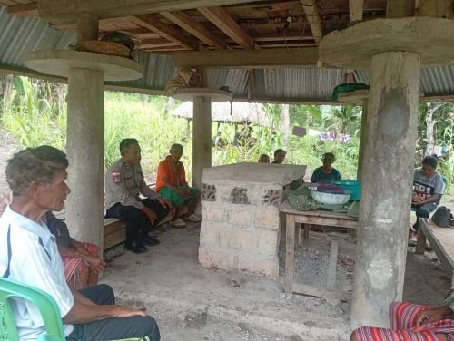 Bhabinkamtibmas Polsek Amanatun Utara- Polres TTS, Perkuat Kamtibmas dan Ketahanan Pangan Melalui Patroli Dialogis