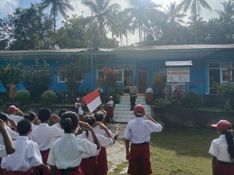 Polri Hadir di Sekolah: Kapolsek Amanatun Utara Beri Motivasi dan Pesan Kamtibmas bagi Siswa SD