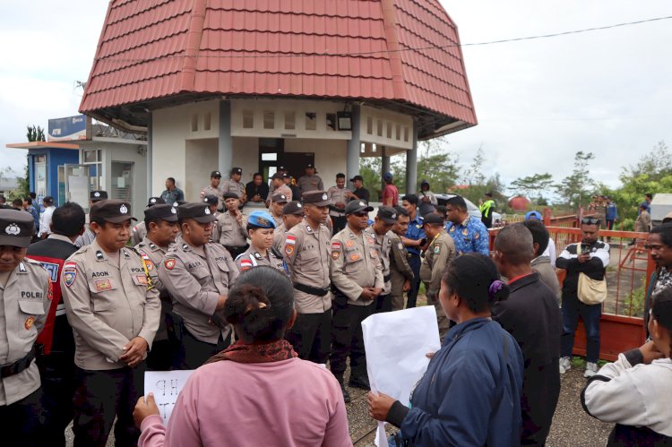 Kedepankan Misi Humanis Dan Presisi 206 Pers Polres TTS  Berhasil Amankan Dua Aksi Demo Berbeda Di TTS.