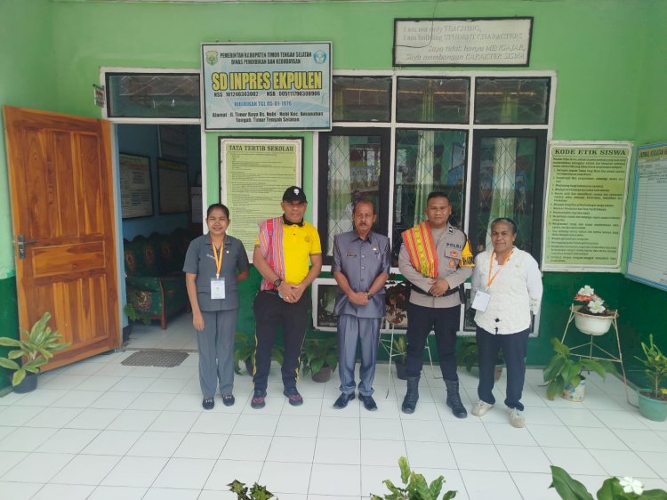 Kapolsek Amanuban Tengah dan Bhabinkamtibmas Monitoring Pelaksanaan Ujian di SD Inpres Ekpulen, Ajak Sinergi Jaga Kamtibmas di Lingkungan Sekolah
