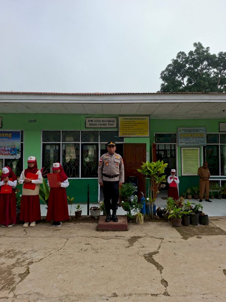 Kapolsek Amanuban Tengah Pimpin Upacara Bendera di SD Inpres Ekpulen Niki-Niki