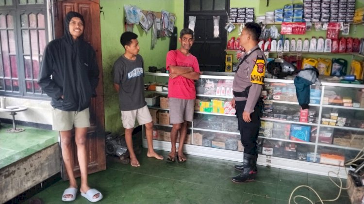 Bhabinkamtibmas Desa Oeekam Ajak Warga Jaga Kamtibmas Dilingkungan Tempat Tinggal