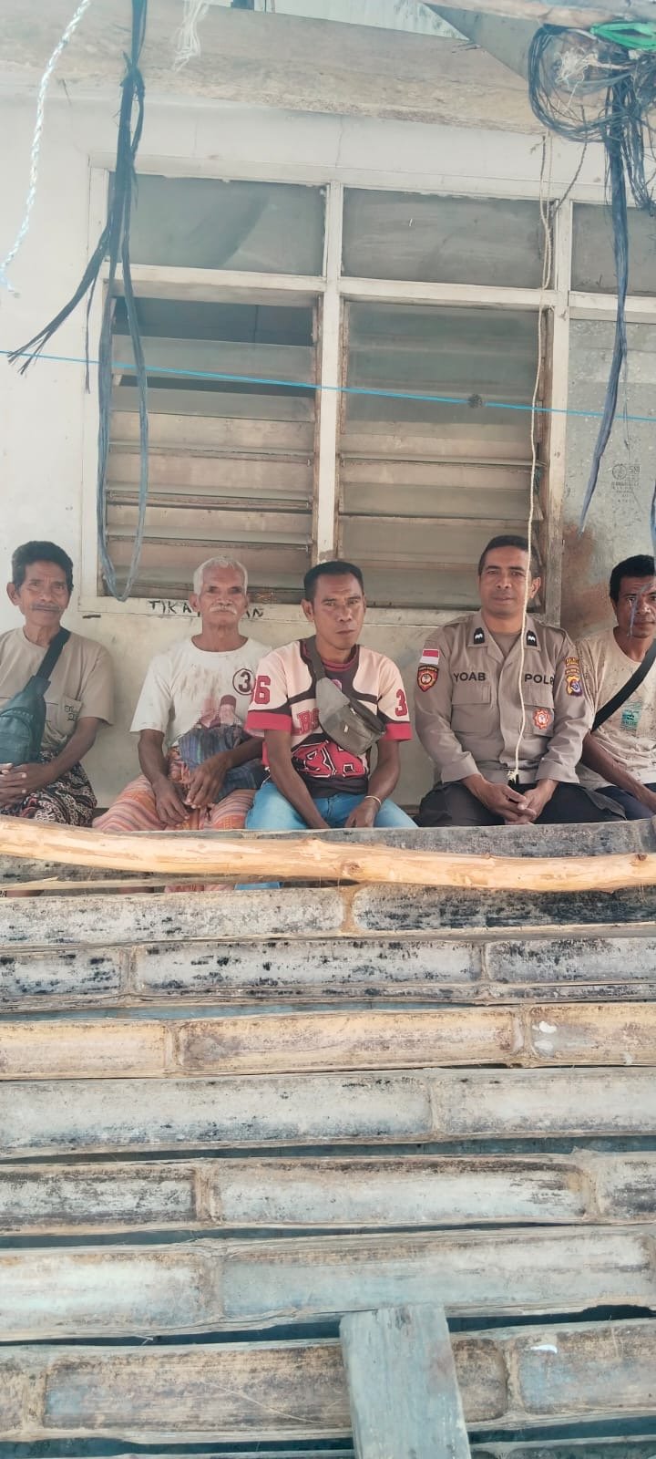 Jaga Kamtibmas dan Dialog dengan Warga, Polsek Kuanfatu Laksanakan Patroli Sambang di Desa Kuanfatu