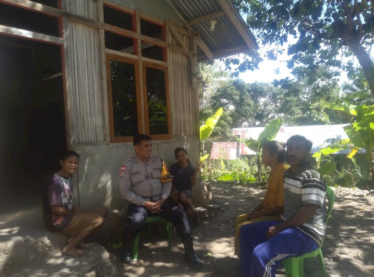Antisipasi TPPO dan Perjudian, Bhabinkamtibmas Polsek Ki'e Gencarkan Patroli Dialogis di Desa Belle​​​​​​​