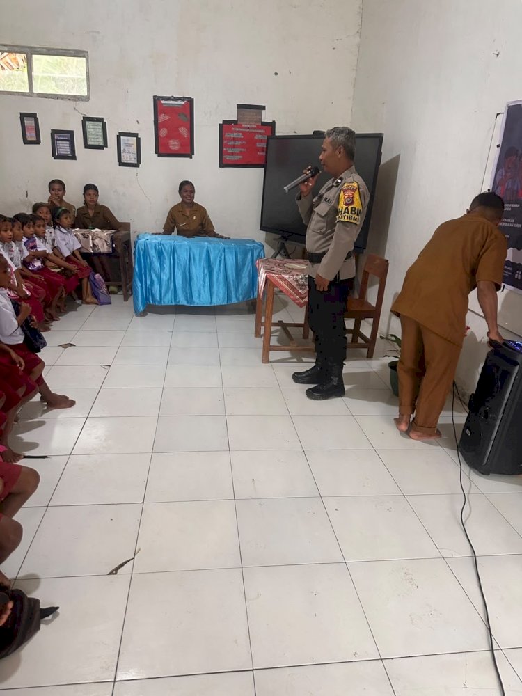 Ajak Siswa - Siswi Saling Menghargai, Aiptu Dedy Candra Beri Materi Anti-Bullying di SD Inpres Nikis