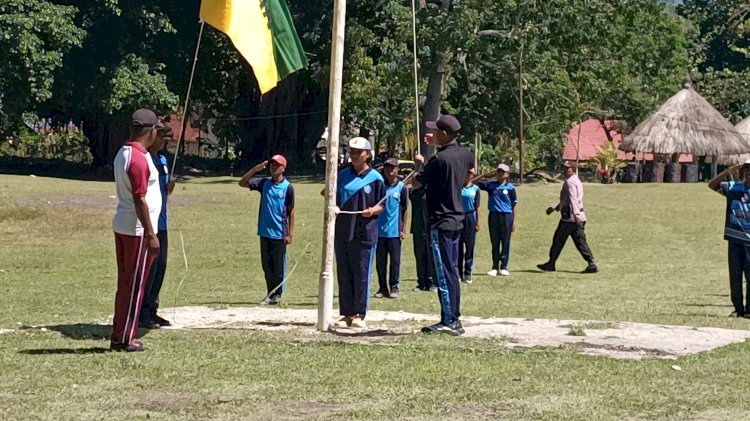 Sambut HUT RI ke-81, Personel Polsek Kuanfatu Gembleng 25 Anggota Paskibra SMA Negeri Kuanfatu