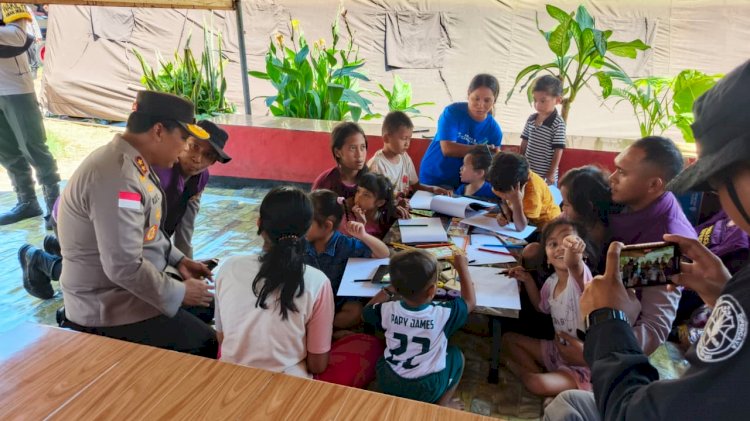 Di Tengah Luka Gempa, Kapolda NTT Hadir untuk Pulihkan Trauma Anak-Anak Nagekeo