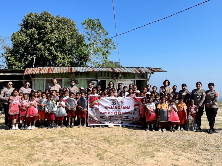 Semarak HUT Polwan ke-78, Polwan Polres TTS Salurkan Bantuan Perlengkapan Sekolah untuk Siswa SD Negeri Besao