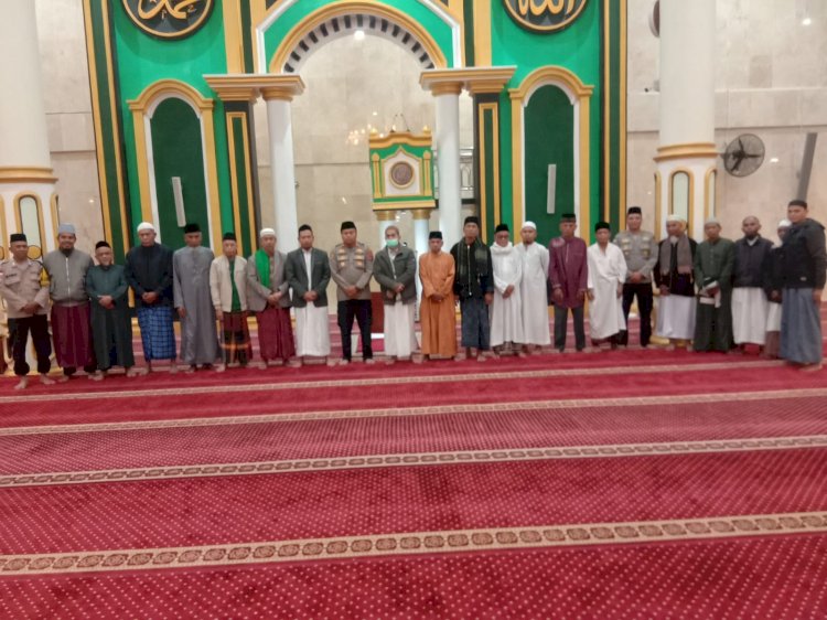 Perkuat Silaturahmi dan Kamtibmas, Polres TTS Gelar Subuh Keliling di Masjid Al-Ikhlas Soe