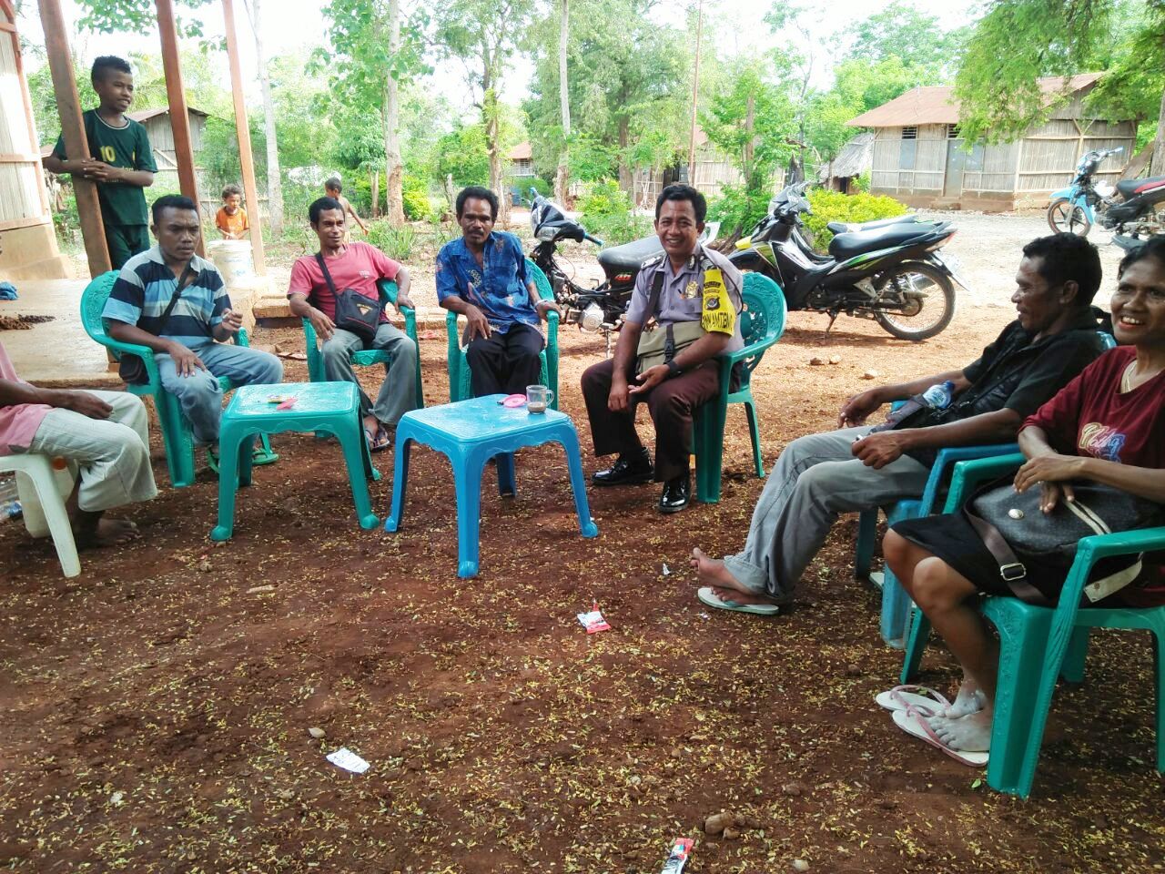 BhabinKamtibmas Polsek Kualin: Menjaga Kamtibmas Bukan Saja Tugas Polri Namun Dibutuhkan Juga Peran Aktif Dari Masyarakat