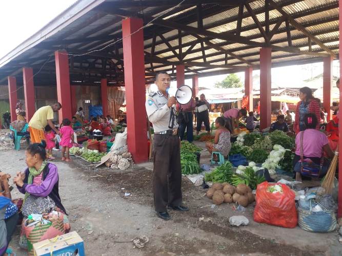 Bhabinkamtibmas Hadir di Tengah Warga Demi Kamtibmas